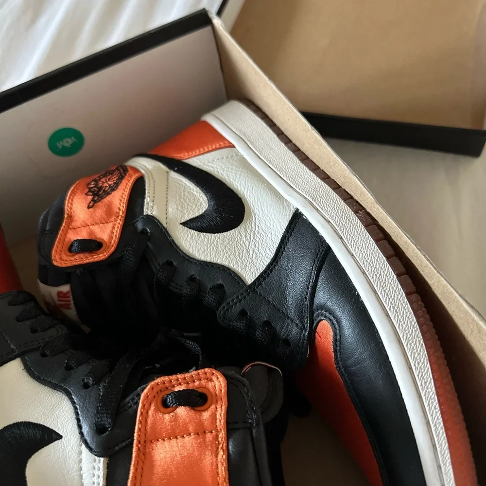 Jordan 1 Satin Shatterboard sneakers